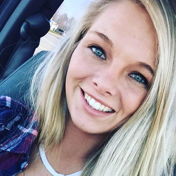 Meet your Posher, Sarra - Picture 1 of 1